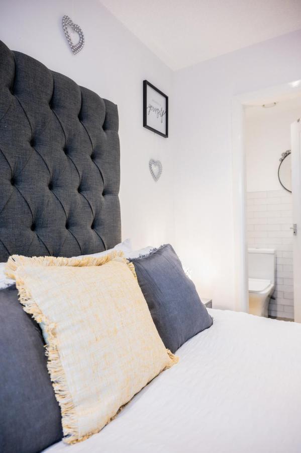 Dealhouse 11 *