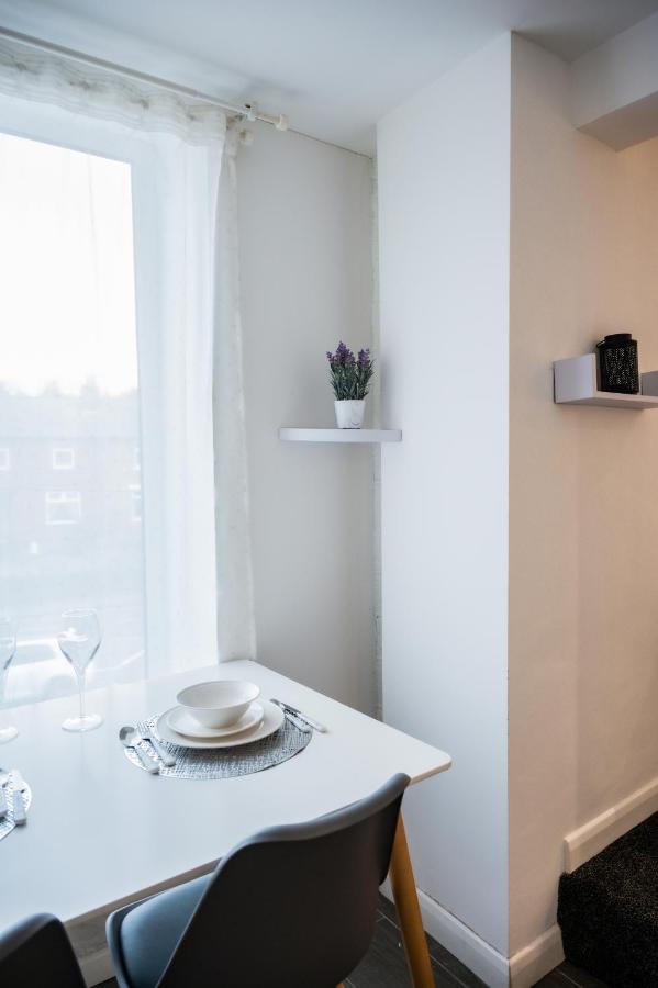 Dealhouse 11 Apartment *